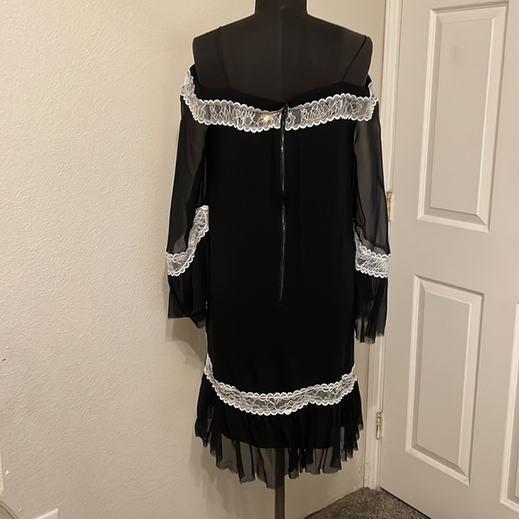 Alice + Olivia Willie Silk Lace Dress - Picture 6 of 9